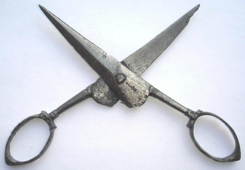 Ножници после рестоврации в углеродной среде можно резать бумагу Ножници после рестоврации в углеродной среде можно резать бумагу