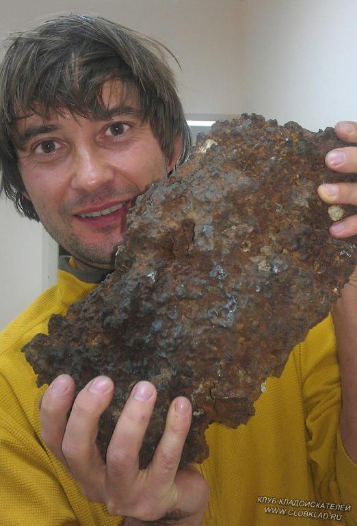 Найденный металлоискателем X-Terra метеорит. Бурятия, 2012 год.